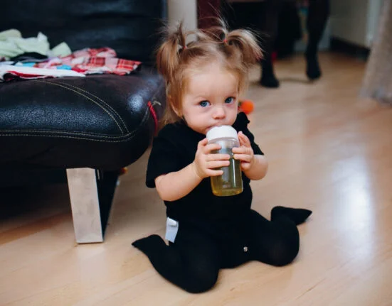 Pacifiers and Bottle Feeding - Early Speech