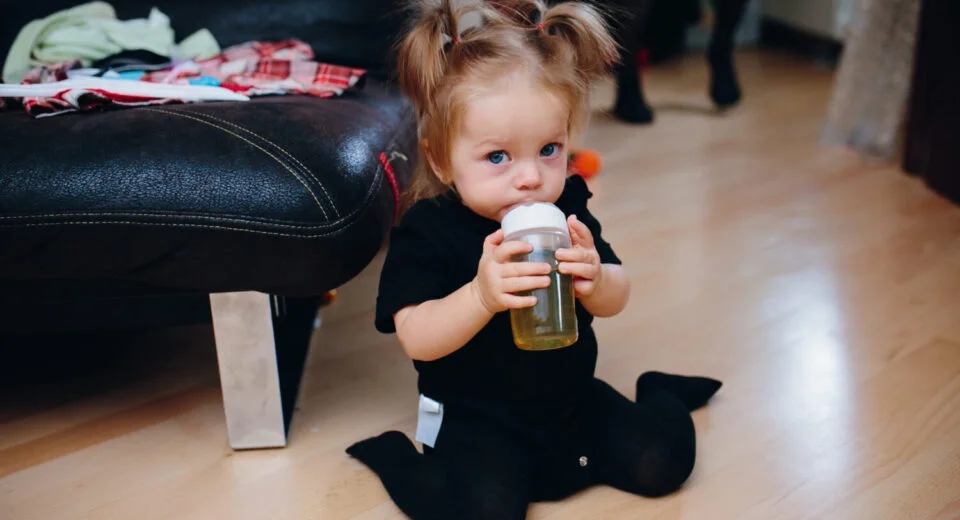 Pacifiers and Bottle Feeding - Early Speech